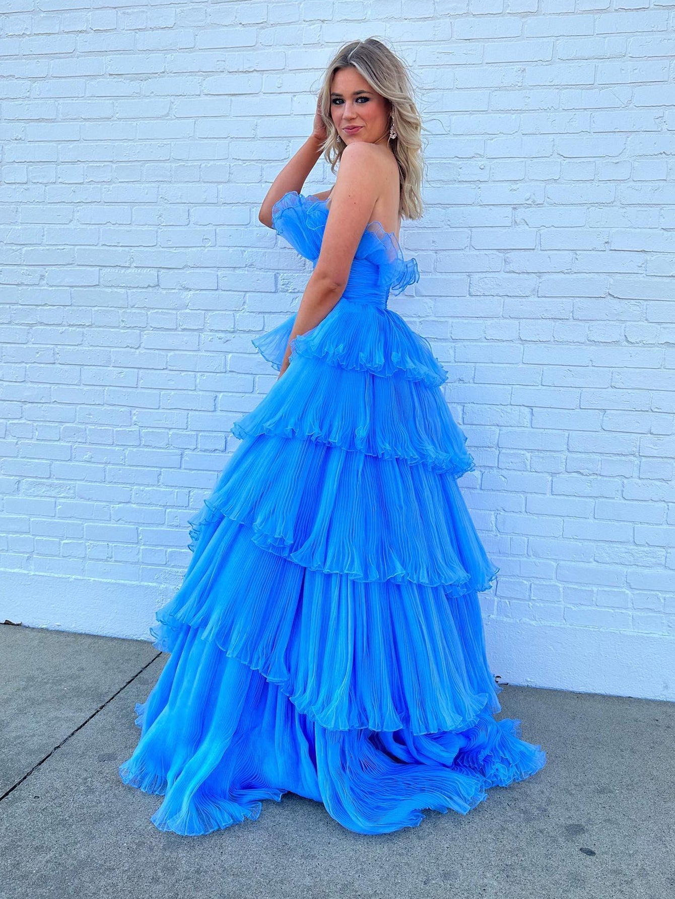 Dressystars A-Line Strapless Tiered Crinkled Tulle Material Prom Dress