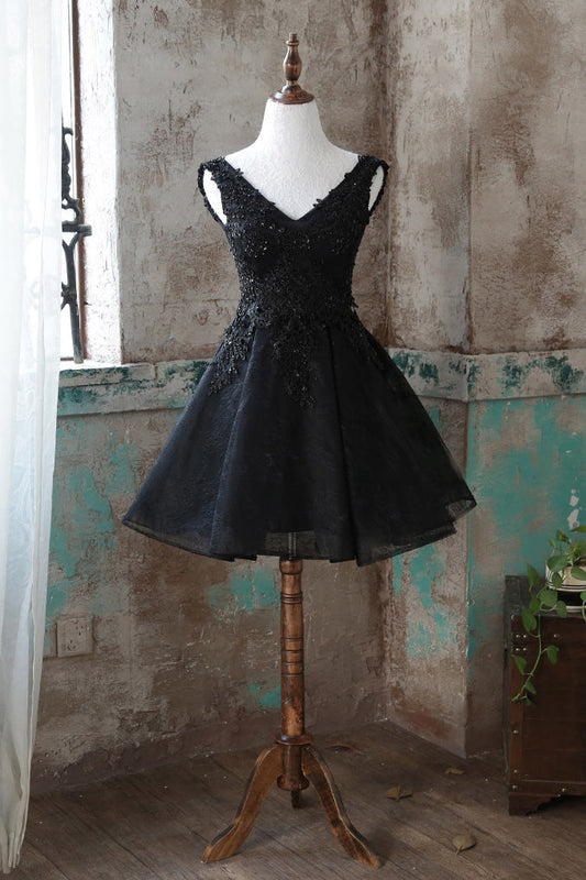 Black V-Neck Tulle Lace Short Prom Dress Black Homecoming Dress