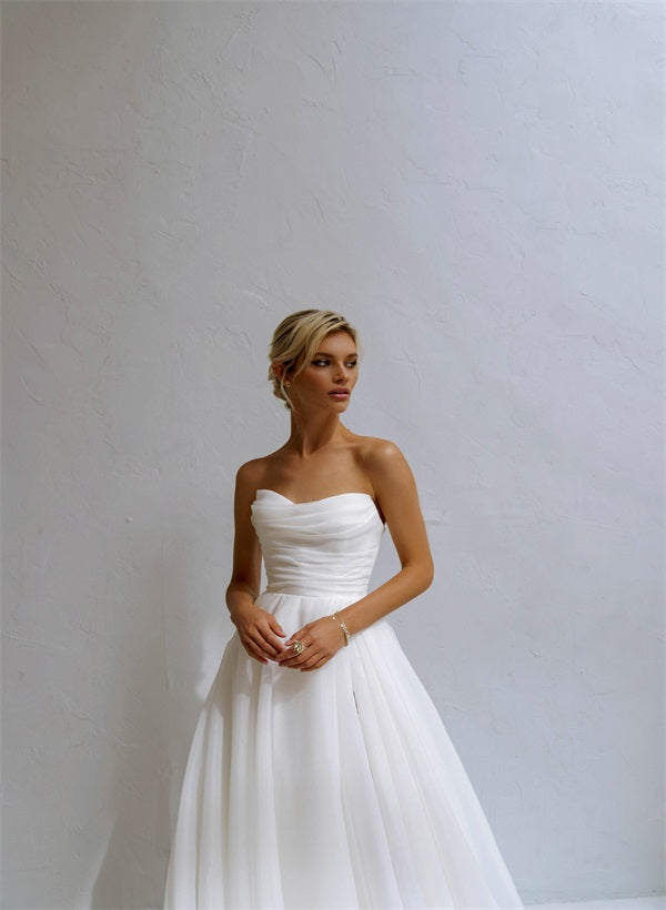 Sweetheart Sleeveless Organza Sweep Train Wedding Dress