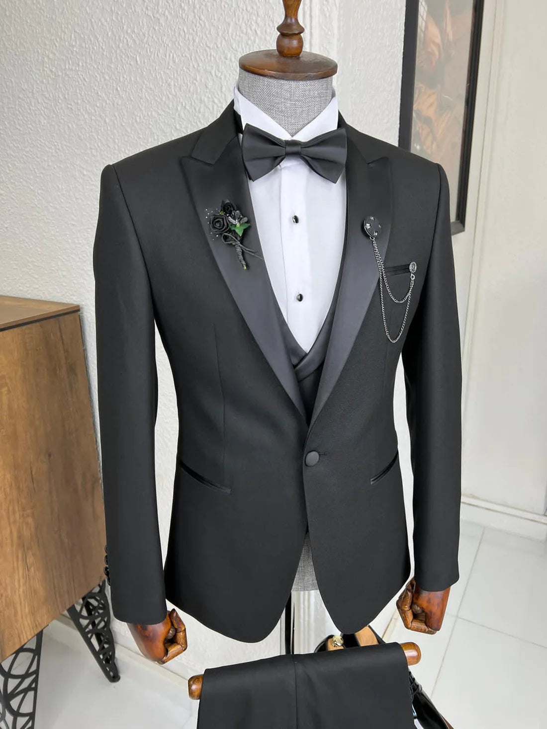 Rock Formal Black Peaked Lapel 3-Piece Business Suit for Men