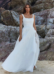 Square Neckline Sleeveless A-Line Tulle Wedding Dresses With Appliques Lace