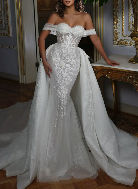 Luxurious Lace Off-The-Shoulder Wedding Dresses With Chapel Train