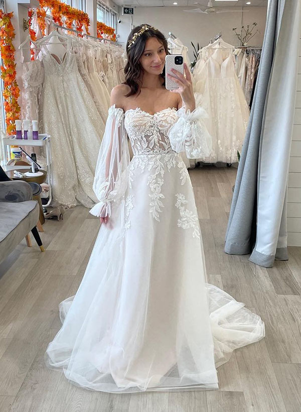 Sweetheart A-Line Wedding Dresses with Long Sleeves Sweep Train Tulle Fabric and Appliques Lace