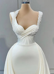 Sleeveless Sweetheart Wedding Dress with Sweep Train