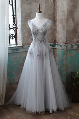 Gray V-Neck Lace Appliqu¨¦ Tulle Long Prom Dress Gray Evening Dress