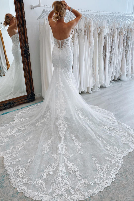 Exquisite White Long Tulle Mermaid Wedding Dress with Lace