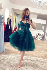 Green V-Neck Tulle Lace Short Prom Dress Lace Homecoming Dress