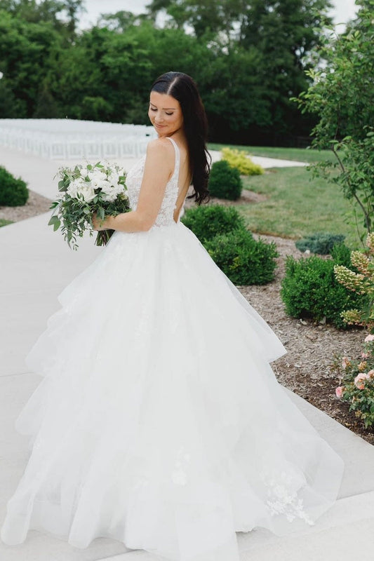 Ivory V Neck Wedding Dress A Line Tulle Appliques Bridal Dress