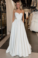 Ivory Sweetheart Wedding Dress A Line Satin Bridal Dress with Pockets