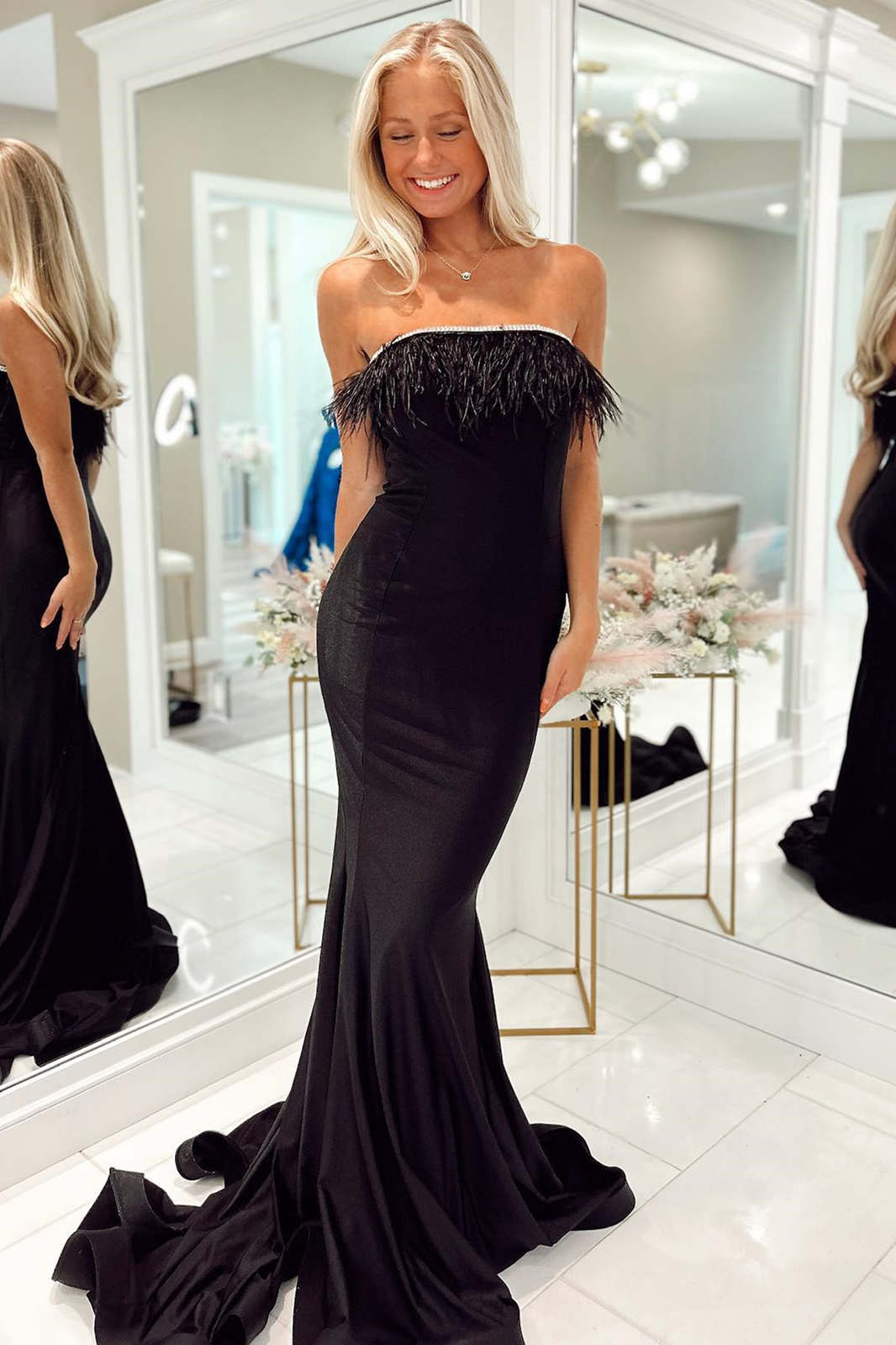 Dressystars Strapless Glamorous Black Featured Feathers Mermaid Long Party Dress