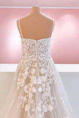 Ivory Tulle Lace Wedding Dress Spaghetti Straps A-Line Bridal Dress with Sweep Train