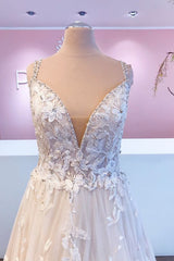 Ivory Tulle Lace Wedding Dress Spaghetti Straps A-Line Bridal Dress with Sweep Train