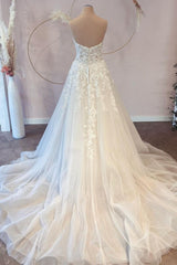 White Sweetheart A-Line Wedding Dress Tulle Lace Bridal Dress with Sweep Train