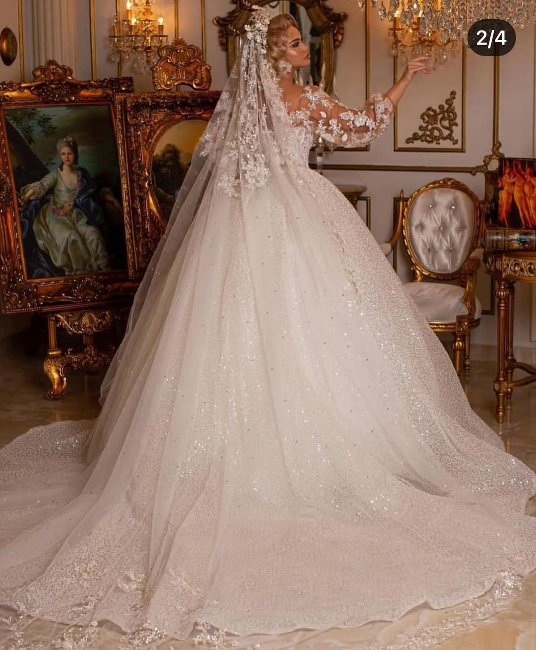 Luxury Long Ball Gown with Puffy Sleeves and Appliques