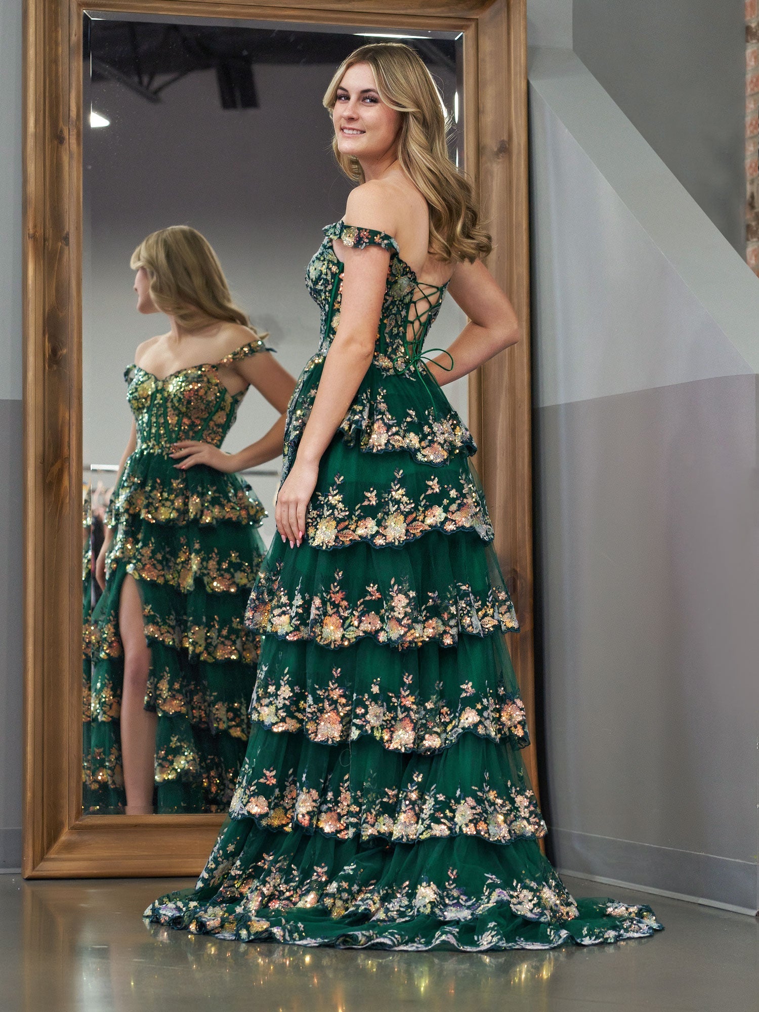 Dressystars Chic Green Crystal Sequin Material  Princess A Line Off the Shoulder Elegant Prom Dress with Lace Ruffles