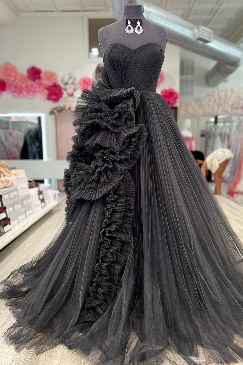 Black Sweetheart A-Line Long Tulle Prom Dress with Ruffles