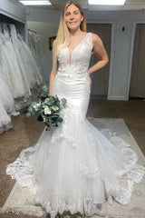 Graceful Deep V-Neck Mermaid White Long Wedding Dress with Lace