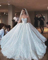 Glamorous Wedding Dress Sweetheart Lace Appliques Ball Gown Bridal Dress