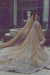 Luxurious Long Sleeves Beaded Ball Gown Appliques Wedding Dress