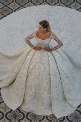 Luxurious Scoop Neck Wedding Dress Ball Gown Long Sleeves Beaded Bridal Dress