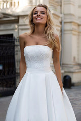 Simple Strapless White A Line Zipper Up A Line Princess Wedding Dress