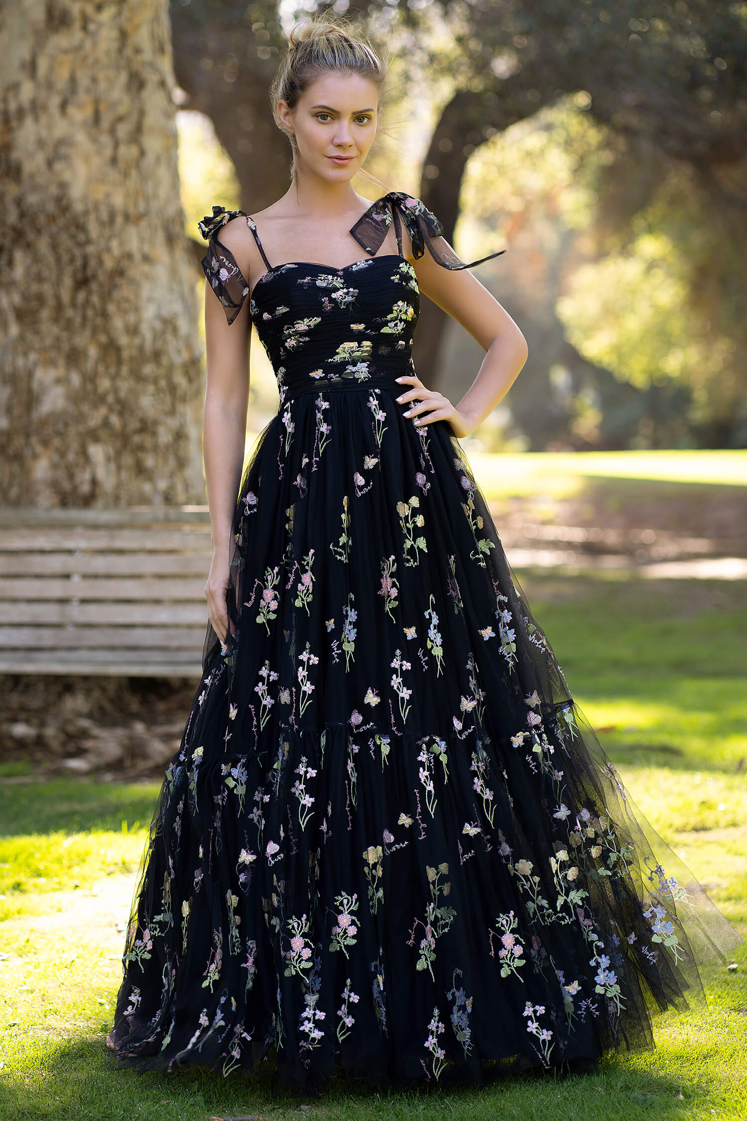 Chic Sweetheart Collar Neck Floor Length Tulle Material Embroidery Floral Prom Dress