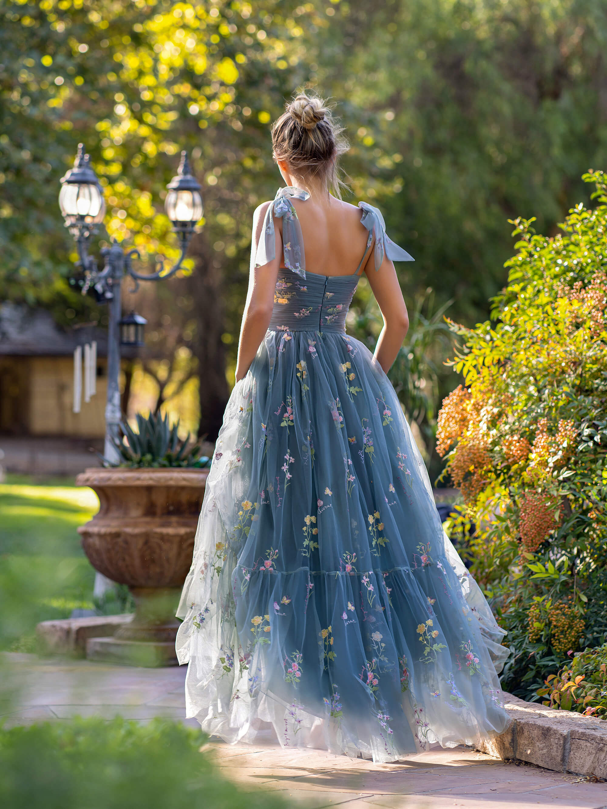 Chic Sweetheart Collar Neck Floor Length Tulle Material Embroidery Floral Prom Dress